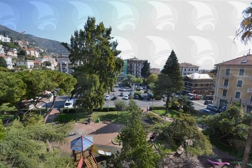 M Rif. 04VE597 – Negozio in Vendita