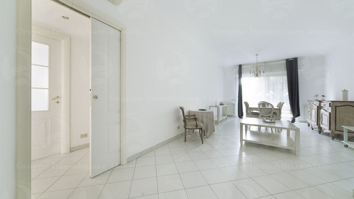 d8239c3c-180b-4bd7-8863-e9070238e55d