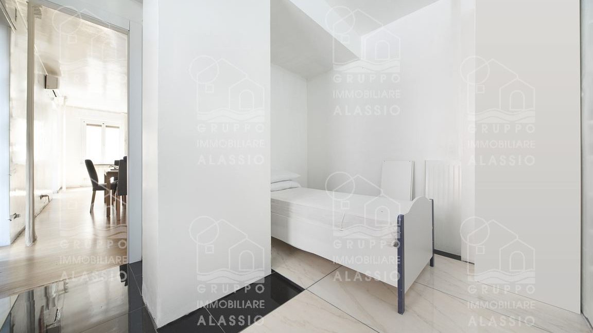 a9026718-9cc8-4c26-a2db-305a93b4da4a